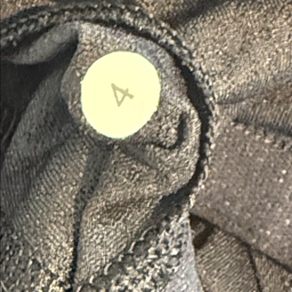 Lululemon No Limits Tank Top 2 in 1 Solid Black Women's size 4 - Picture 5 of 5